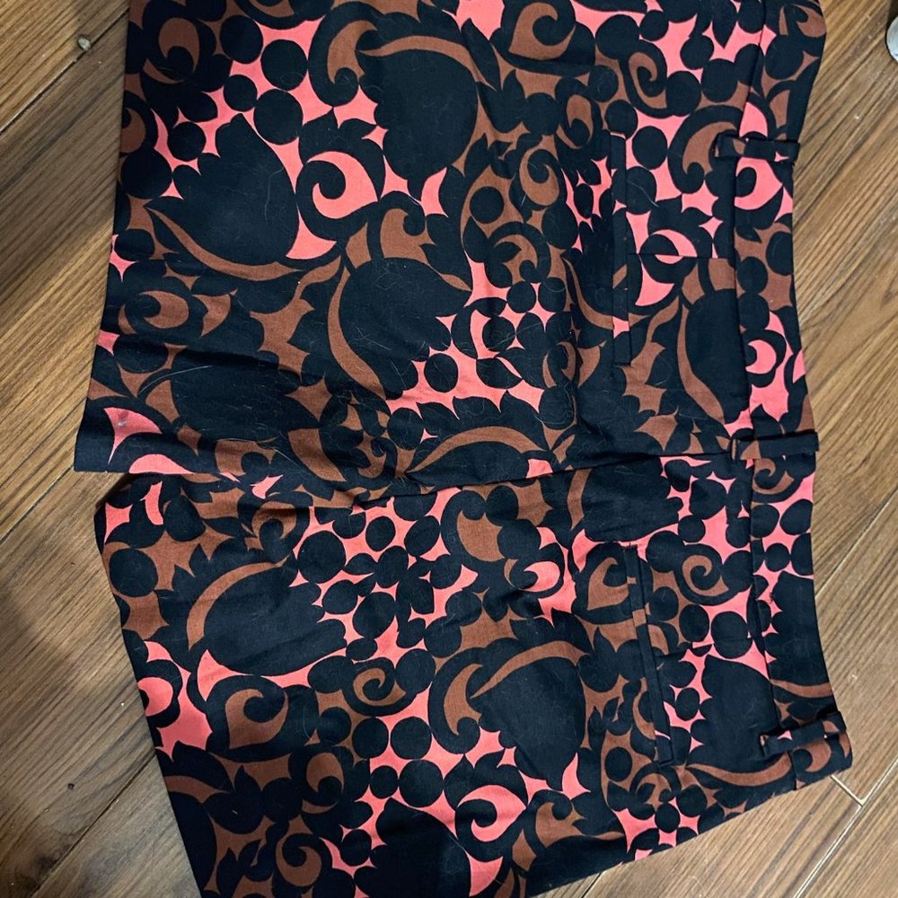 Ann Taylor shorts devin fit, size 10 - Picture 2 of 4